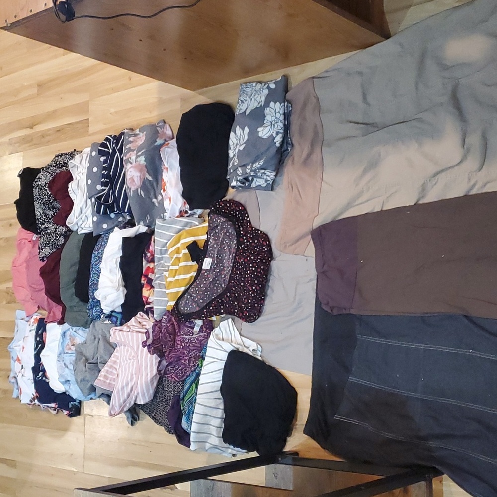 Huge 39 piece lot modest Maternity Skirts Shirts XL, 2x to 3x Three Seasons